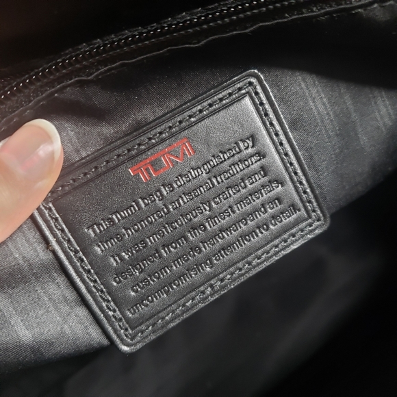 Tumi travel/duffel bag or large briefcase - Picture 6 of 8